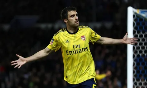 CHÍNH THỨC! Sau Ozil, Arsenal hủy hợp đồng với cái tên tiếp theo