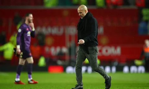 Pep Guardiola muốn hoãn luôn Premier League