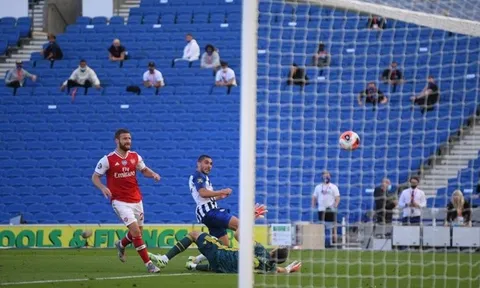 Pepe lập siêu phẩm, Arsenal vẫn thua cay đắng trên sân Brighton