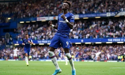Phong độ hủy diệt, 'sát thủ' Chelsea san bằng thành tích của Lampard
