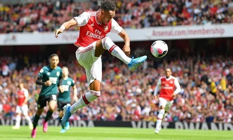 "Kiến trúc sư cho chiến thắng của Arsenal, họ may mắn vì có cậu ấy"