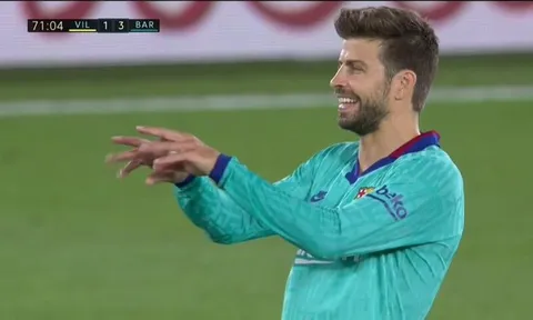 Pique "cà khịa" công nghệ VAR, ám chỉ trọng tài La Liga đang bị điều khiển