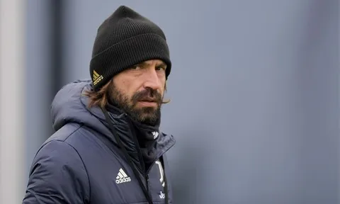 Pirlo tỏ vẻ khó chịu, dàn sao Juve không nở nụ cười trên sân tập