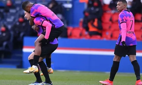 PSG thắng nhàn dù không Neymar, Pochettino tuyên chiến với Barca