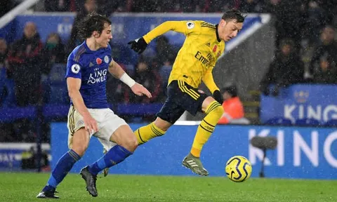 Podolski nói thẳng về tình hình của Ozil ở Arsenal
