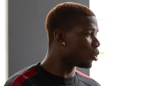 Pogba dùng 7 từ cực gắt trả lời về việc rời Man Utd