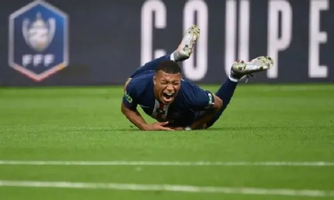 PSG mất 'quái thú' trước ngày trở lại C1