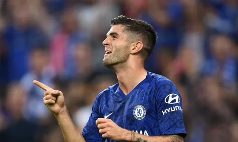 "Cậu ấy vô dụng trước Man Utd, nhưng thật tuyệt trước Liverpool"
