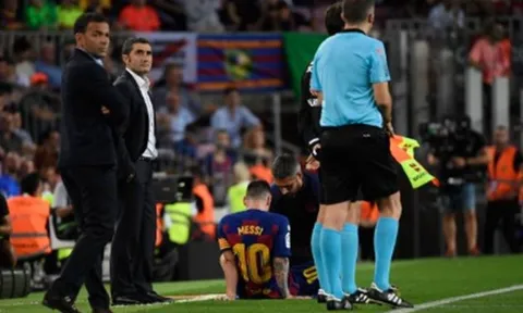 NÓNG! Messi khuỵu gối trong ngày Barca tìm lại chiến thắng