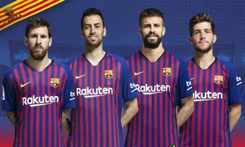 Quá khốn khổ, BLĐ Barca buộc phải "khẩn cầu" ngôi sao vì một điều