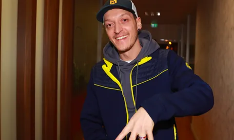 Quá sốc với mức lương của Ozil ở Fenerbahce