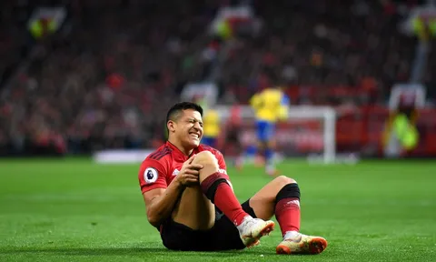 Quá tệ hại, 'bom xịt Man Utd' bị trả về Old Trafford