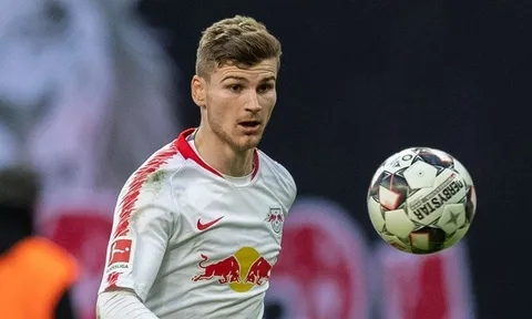 Quan tâm đến chân sút hàng đầu, Bayern bị địch thủ "đuổi khéo"