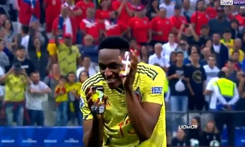 'Quẩy sớm' trước Chile, hàng thải Barca nhận cái kết đắng từ Sanchez