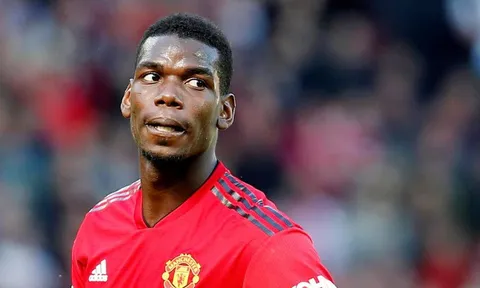 Quyết không theo Pogba, 'trò cưng' Mourinho để mặc M.U định đoạt số phận