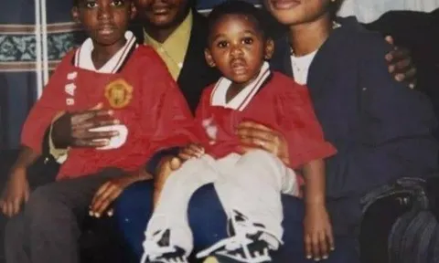 Tiết lộ! Wan-Bissaka đã khoác áo Man Utd từ lâu