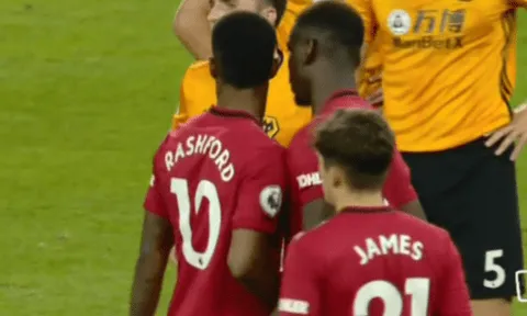 Rashford nói gì khi Pogba xin đá penalty?