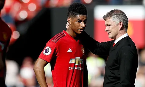 Keane lo cho sao Man Utd: "Cậu ấy đá nhiều vị trí, tôi lo vì điều đó"
