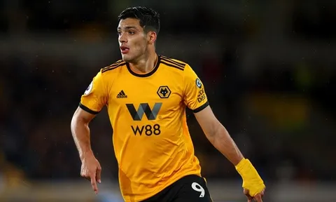 Man Utd ngỏ lời, 'vua dội bom' Wolves xác nhận tương lai