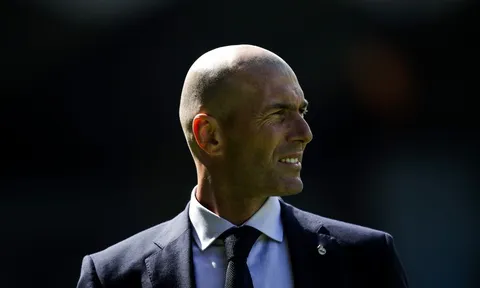 Real khủng hoảng nhân sự, Zidane đã đúng khi đòi mua 1 người!