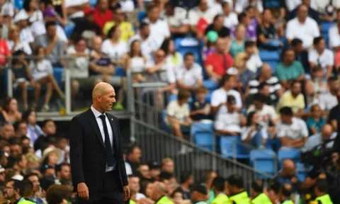 Real Madrid ra "tối hậu thư" cho Zidane vào tháng 9