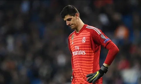 Thibaut Courtois lập kỷ lục tồi tệ, Real đang "giao trứng cho ác"?