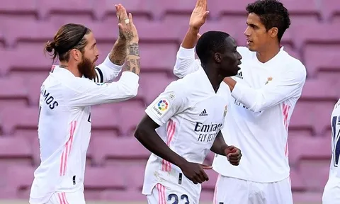 Real Madrid buông tay, Man Utd rộng cửa đón cùng lúc 2 'siêu trung vệ'