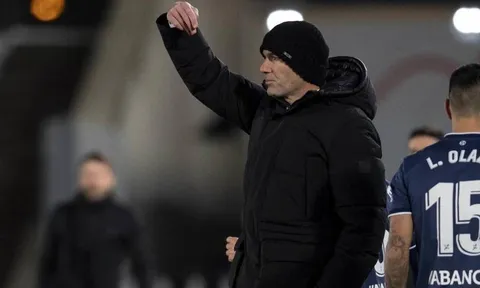 Real "mở bát" thuận lợi, Zidane hớn hở đưa "gà nhà" lên mây