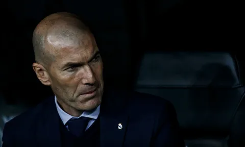 Real tan nát, Zidane cầu cạnh 2 "kẻ thất sủng" phá lưới Barca