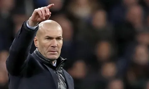Real thảm hại, Zidane chỉ còn biết "cầu cứu" chứng nhân lịch sử