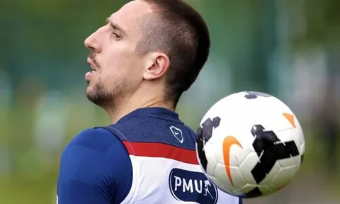 Berlusconi mạnh tay, mang Ribery về hỗ trợ Balotelli