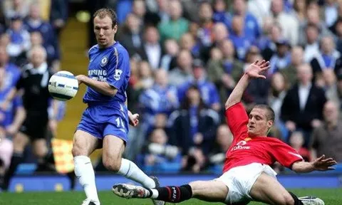 Rio Ferdinand: "Cậu ấy không thích mùi sân tập Man Utd và gia nhập Chelsea"