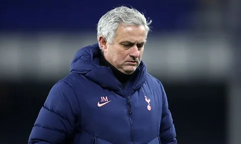 Rio Ferdinand: "Có một Mourinho đáng thương ở Tottenham"
