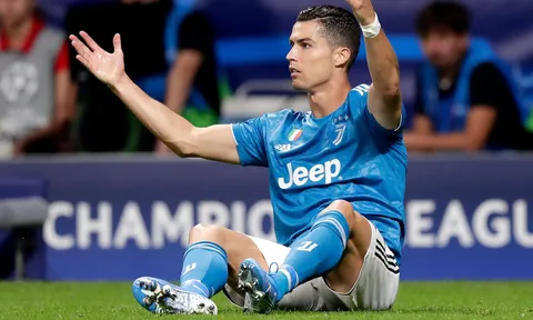 Ronaldo tránh dịch ở BĐN, Juventus bất ngờ chốt tương lai anh ở CLB