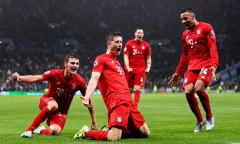 Robert Lewandowski - Hở ra là chết