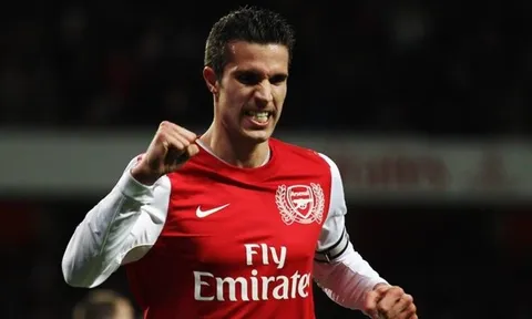 'Wenger nói rằng tôi không ở đây để đá chính trong 2 mùa tới'