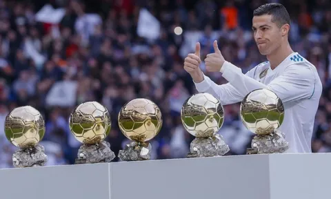 Rời Real, Ronaldo tạm biệt 6 danh hiệu cá nhân cao quý