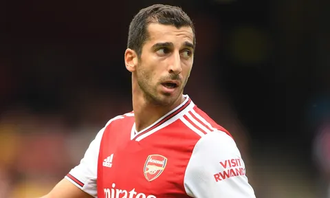 Roma thuyết phục Arsenal, mượn Mkhitaryan thêm 1 năm