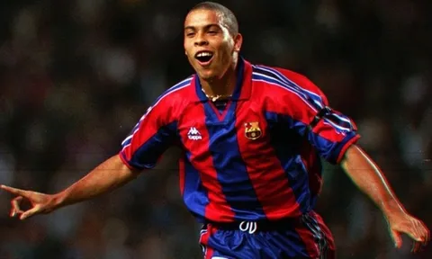 Ronaldo 'béo' - kỳ quan vĩ đại và kẻ phản bội Barca