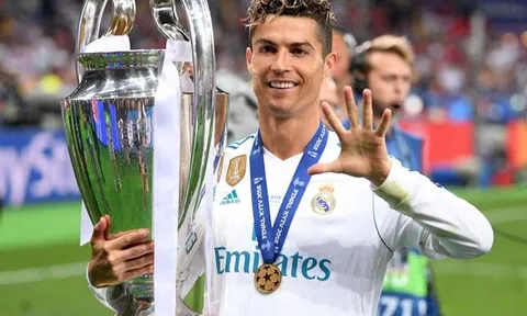 Ronaldo đã nâng chiếc cúp Champions League cuối cùng