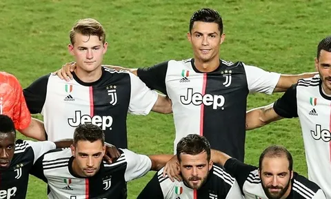 “Ronaldo là 1 con quái vật, De Ligt là tương lai của Juventus”