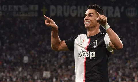 Ronaldo kiếm được bao nhiêu tiền từ Twitter và Instagram?