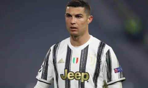 Ronaldo phòng ngự "nghiệp dư", đẩy Juve đến bờ vực thẳm