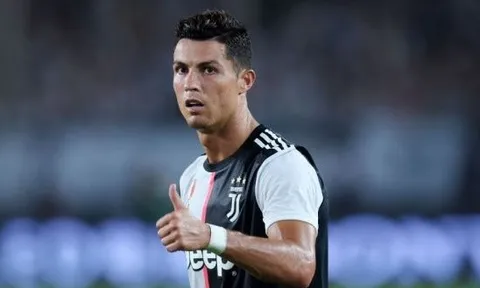 Ronaldo ra mặt, chấp thuận Juve thâu tóm 'quái thú M.U' 80 triệu bảng