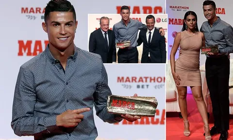 Ronaldo rạng rỡ trong ngày được vinh danh huyền thoại
