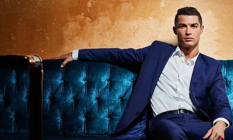 Ronaldo trở thành tỷ phú bóng đá như thế nào?