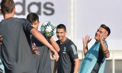 Ronaldo bày tỏ tình cảm với Higuain trước trận gặp Bayer Leverkusen