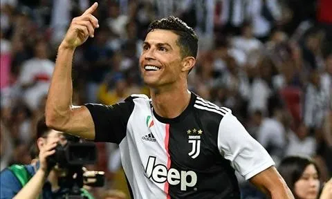 Ronaldo: "Tôi nhớ cậu ấy, cầu thủ đang rất hạnh phúc tại Madrid"