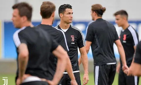 Ronaldo và đồng đội luyện công, chờ đại chiến với Napoli