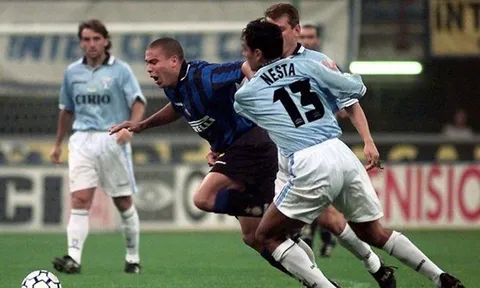 “Ronaldo và Nesta là thần tượng của tôi”